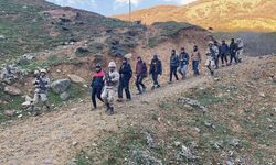 Bitlis'te 99 düzensiz göçmen ile 6 organizatör yakalandı