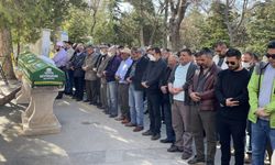 Denizli'de silahlı saldırıda hayatını kaybeden doktorun cenazesi Konya'da defnedildi