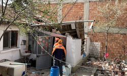 Edirne'de evinin üzerine başka binanın çatısı düşmesi nedeniyle bir kişi yaralandı