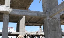 GÜNCELLEME - Diyarbakır'da inşaatta iskelenin çökmesi sonucu 1'i ağır 6 işçi yaralandı