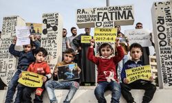 Han Şeyhun'daki kimyasal silah katliamı İdlib'de protesto edildi