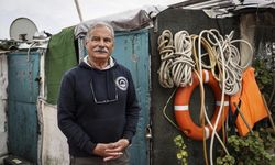 Hayatının geçtiği Marmara Denizi'ni hayalet ağlardan temizliyor