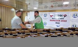 İHH, Duhok'ta ihtiyaç sahibi ailelere ramazan kumanyası dağıttı