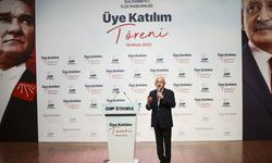 İSTANBUL - Türkiye Diyanet Vakfı ünlü isimlerle ihtiyaç sahiplerine ramazan kolisi dağıttı