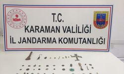 Karaman'da otomobilin bagajında tarihi eserler ele geçirildi