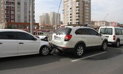Kayseri'de zincirleme trafik kazasında bir kişi yaralandı