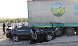KÜTAHYA - Tırla çarpışan makam aracının sürücüsü hayatını kaybetti