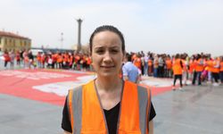 LÖSEV gönüllüleri İzmir'de farkındalık etkinliği düzenledi