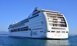 MCS Cruises'e ait kruvaziyer, 6 yıl sonra Kuşadası'na demirledi