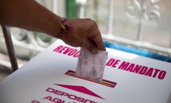 Meksikalılar, Devlet Başkanı'nın göreve devam edip etmemesini oylayacak