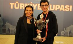 Satrançta 2022 Türkiye Kupası'nı "usta adayı" Efe Metehan Yavuz kazandı