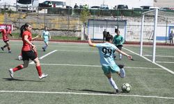 Şırnak'ta, kadın futbol takımının 1. Lig'e yükselmesinin sevinci yaşanıyor