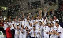 Voleybolda AXA Sigorta Erkekler Kupa Voley finalinde Arkas Spor, Galatasaray HDI Sigorta'yı 3-2 yenerek şampiyon oldu.