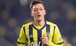 Mesut Özil, Fenerbahçe'de kalmakta kararlı