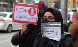 İslamofobi bitmek bilmiyor: Başörtülü kadına saldırı!