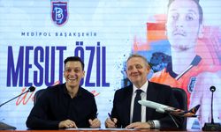 Mesut Özil, Başakşehir ile imzaları attı "O konu kapandı"