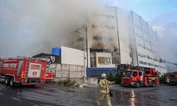 Arnavutköy’deki cam üretim tesisinde yangın!