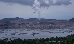 Filipinler'de Taal Yanardağı çevresinde volkanik duman görülmesi üzerine uyarı yapıldı