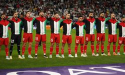 Güney Afrika'da Filistinli futbolcular "özgür Filistin" tezahüratıyla karşılandı!