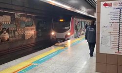Marmaray'da intihar girişimi: Bir yolcu raylara atladı