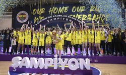 Fenerbahçe Alagöz Holding 2023-2024 sezonunun şampiyonu oldu