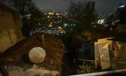 Gaziosmanpaşa'da toprak kayması! 14 gecekondu etkilendi
