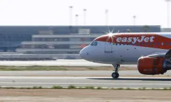 İngiliz şirketi easyJet İsrail'e uçuşları durdurdu
