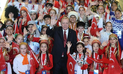 Cumhurbaşkanı Erdoğan, Türk dünyası çocuklarıyla buluştu