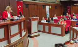 İzmit Belediyesi’nin ilk meclis toplantısında TÜGVA ve Ensar Vakfı ile yapılan protokoller iptal edildi