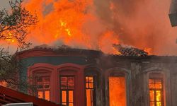 Kırklareli'nde tarihi binada yangın! Ekipler müdahale ediyor