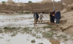 Afganistan'daki sel felaketinde 300'den fazla kişi hayatını kaybetti