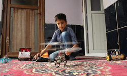 Robotik araç maketleri tasarlayan Hakkarili Aram, TEKNOFEST'e davet edildi