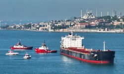 İstanbul Boğazı'nda karaya oturan ALEXİS isimli gemi kurtarıldı