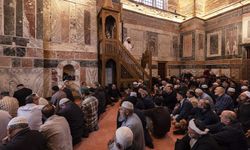 79 yıl sonra yeniden! İbadete açılan Kariye Camisi'nde ilk cuma namazı kılındı