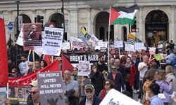 Londra'daki 1 Mayıs kutlamalarında Gazze'de ateşkes çağrısı