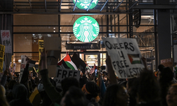 Boykotların hedefindeki Starbucks'ın geliri düştü