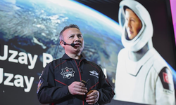Türkiye'nin ilk astronotu Alper Gezeravcı, NEXT by TRT World Forum'da yeni nesle seslendi