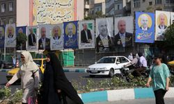 İran halkı cumhurbaşkanını seçiyor: Oy verme işlemi başladı