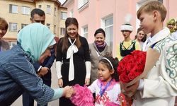 Emine Erdoğan, Astana'da yetimhane ziyaretinde bulundu