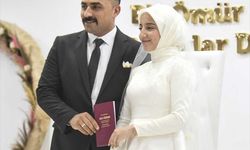 Deprem enkazından kurtulan genç kadın, hayatını kurtaran itfaiye eriyle evlendi