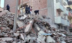 Mısır'da 3 katlı bina çöktü: 14 kişi hayatını kaybetti