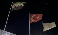 Suriye Milli Ordusu, Türk bayrağını göndere çekti: "Kardeşiz"