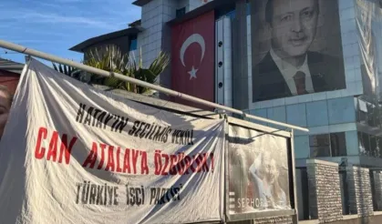 AK Parti il binasının önüne Can Atalay pankartı asıldı