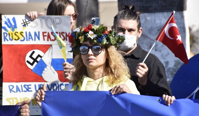 Bodrum'daki Ukraynalılar Rusya'nın saldırısını protesto etti