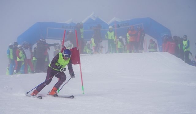 Erciyes Kayak Merkezi'nde, Çek Kış Spor Günleri düzenlendi