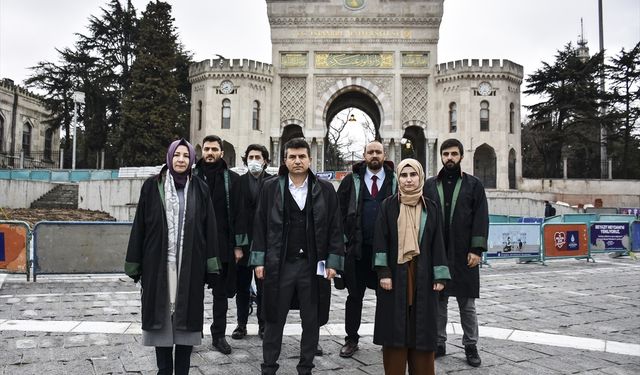 İSTANBUL - Avukatlardan 28 Şubat protestosu