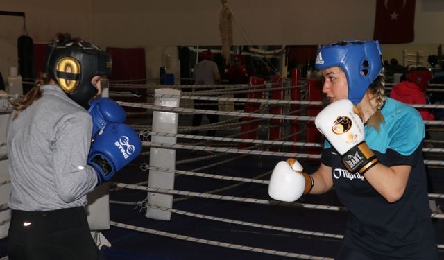 Milli boksör Hatice Akbaş yumruklarını Avrupa için sallıyor:
