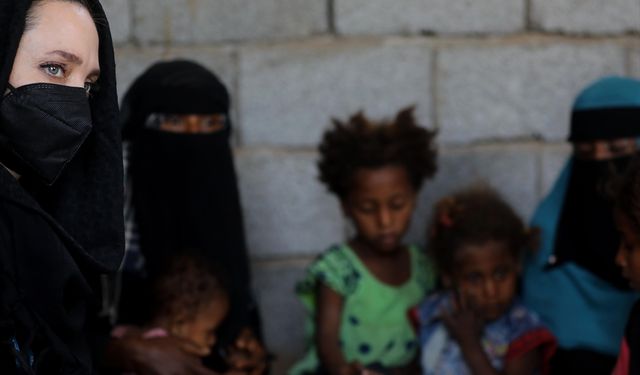 ADEN - Angelina Jolie, insani krize dikkati çekmek için Yemen'de