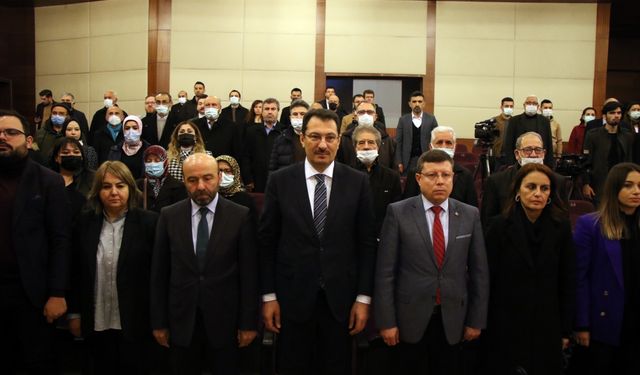 AK Parti'li Yavuz, partisinin Uşak İstişare Toplantısı'na katıldı: