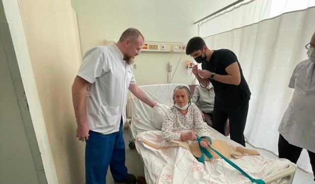 Antalya'da aortu yırtılan emekli hemşire yapay damarla yaşama tutundu
